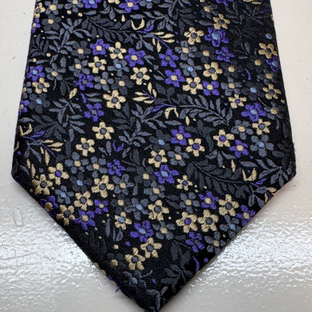 Sean John Elegant Floral Silk Tie in Black, Purple, and Gold